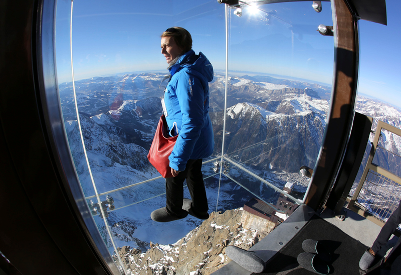 Illustration for article titled 15 Heart-Stopping Skywalks That Will Turn Your Legs To Jelly